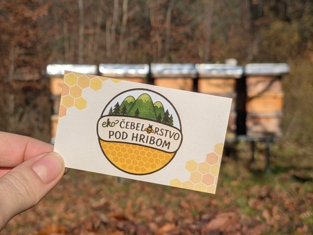 Čebelarstvo pod hribom